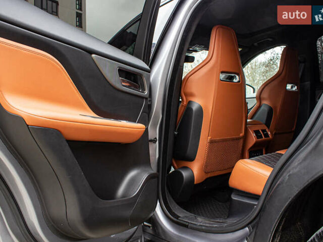 Сірий Ягуар Ф-Пейс, об'ємом двигуна 5 л та пробігом 28 тис. км за 55000 $, фото 82 на Automoto.ua