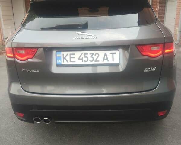 Сірий Ягуар Ф-Пейс, об'ємом двигуна 2 л та пробігом 96 тис. км за 32500 $, фото 24 на Automoto.ua
