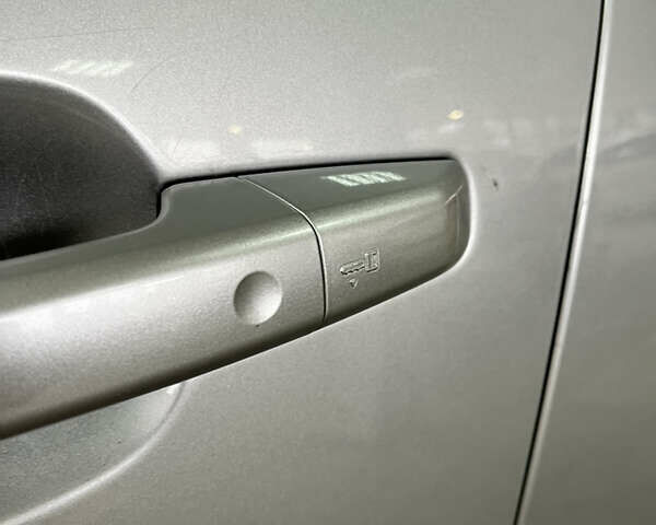 Сірий Ягуар Ф-Пейс, об'ємом двигуна 2 л та пробігом 73 тис. км за 25590 $, фото 18 на Automoto.ua