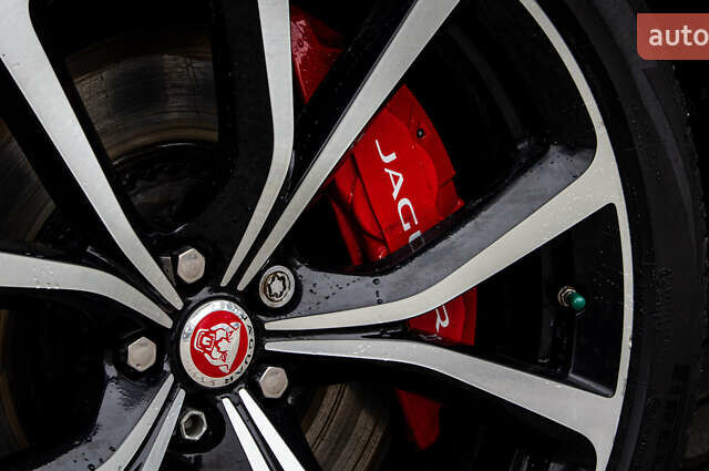 Сірий Ягуар Ф-Пейс, об'ємом двигуна 5 л та пробігом 28 тис. км за 55000 $, фото 21 на Automoto.ua