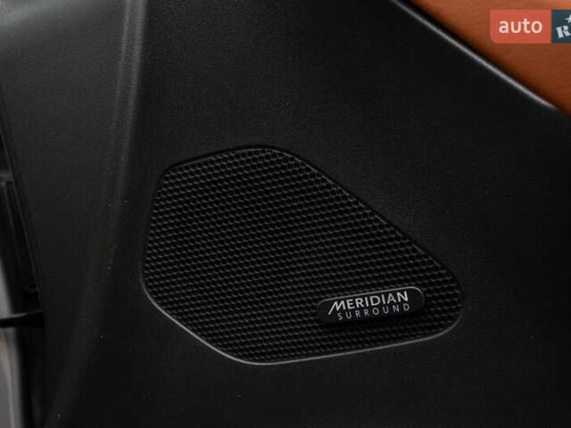 Сірий Ягуар Ф-Пейс, об'ємом двигуна 5 л та пробігом 28 тис. км за 55000 $, фото 90 на Automoto.ua