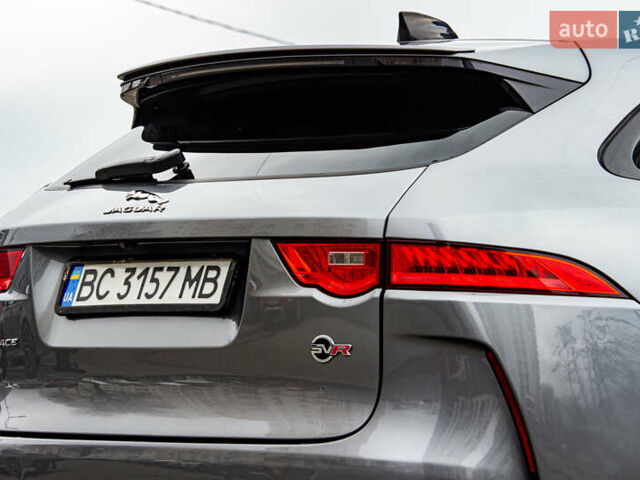 Сірий Ягуар Ф-Пейс, об'ємом двигуна 5 л та пробігом 28 тис. км за 55000 $, фото 38 на Automoto.ua