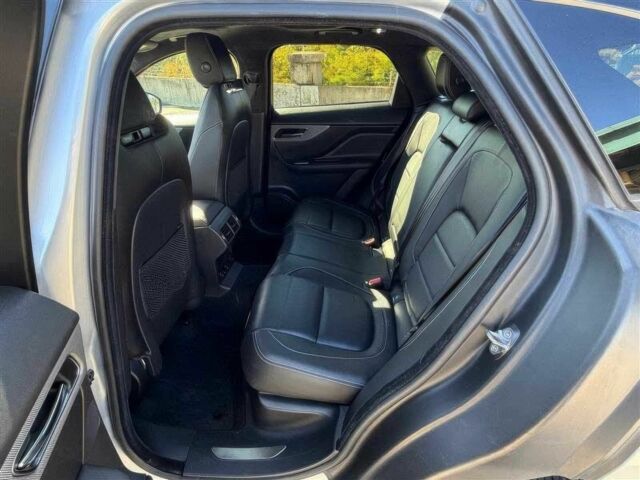 Сірий Ягуар Ф-Пейс, об'ємом двигуна 3 л та пробігом 45 тис. км за 5200 $, фото 11 на Automoto.ua