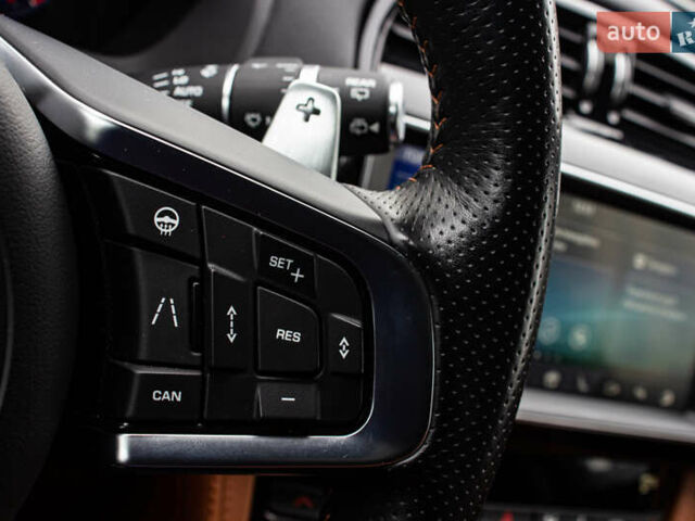 Сірий Ягуар Ф-Пейс, об'ємом двигуна 5 л та пробігом 28 тис. км за 55000 $, фото 60 на Automoto.ua