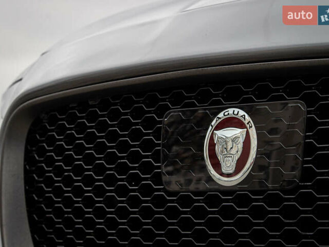 Сірий Ягуар Ф-Пейс, об'ємом двигуна 5 л та пробігом 28 тис. км за 55000 $, фото 11 на Automoto.ua
