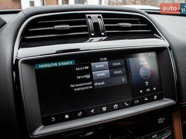 Сірий Ягуар Ф-Пейс, об'ємом двигуна 5 л та пробігом 28 тис. км за 55000 $, фото 99 на Automoto.ua