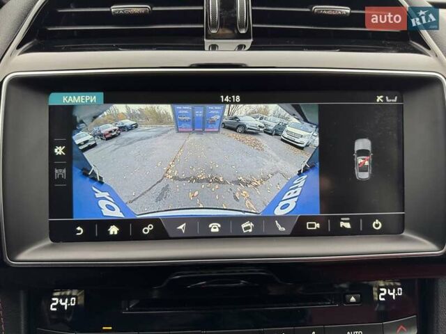 Серый Ягуар Ф-Пейс, объемом двигателя 2 л и пробегом 92 тыс. км за 28500 $, фото 19 на Automoto.ua