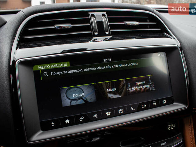 Сірий Ягуар Ф-Пейс, об'ємом двигуна 5 л та пробігом 28 тис. км за 55000 $, фото 97 на Automoto.ua