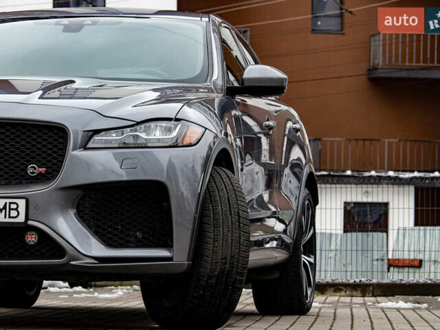 Сірий Ягуар Ф-Пейс, об'ємом двигуна 5 л та пробігом 28 тис. км за 55000 $, фото 15 на Automoto.ua