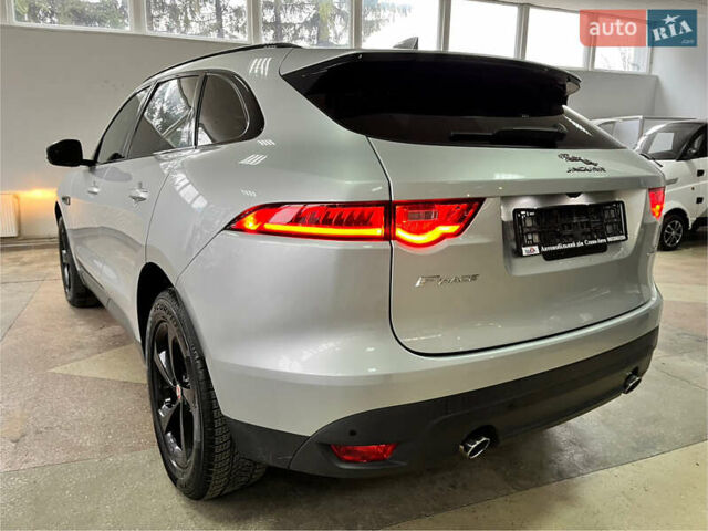 Сірий Ягуар Ф-Пейс, об'ємом двигуна 2 л та пробігом 73 тис. км за 25590 $, фото 15 на Automoto.ua