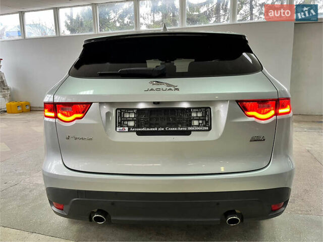 Сірий Ягуар Ф-Пейс, об'ємом двигуна 2 л та пробігом 73 тис. км за 25590 $, фото 12 на Automoto.ua