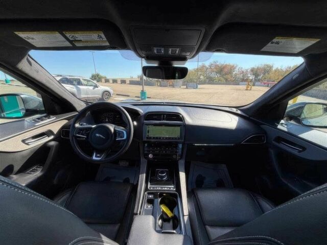 Сірий Ягуар Ф-Пейс, об'ємом двигуна 3 л та пробігом 31 тис. км за 23000 $, фото 8 на Automoto.ua