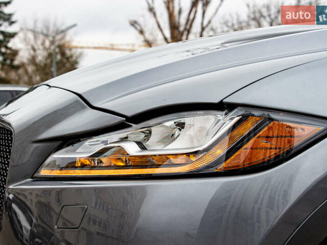 Сірий Ягуар Ф-Пейс, об'ємом двигуна 5 л та пробігом 28 тис. км за 55000 $, фото 20 на Automoto.ua