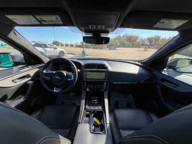 Сірий Ягуар Ф-Пейс, об'ємом двигуна 3 л та пробігом 45 тис. км за 5200 $, фото 7 на Automoto.ua