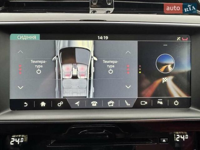 Серый Ягуар Ф-Пейс, объемом двигателя 2 л и пробегом 92 тыс. км за 28500 $, фото 20 на Automoto.ua