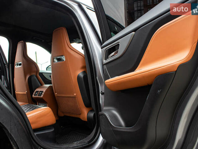 Сірий Ягуар Ф-Пейс, об'ємом двигуна 5 л та пробігом 28 тис. км за 55000 $, фото 89 на Automoto.ua