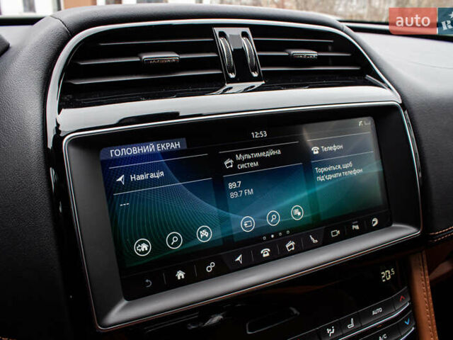 Сірий Ягуар Ф-Пейс, об'ємом двигуна 5 л та пробігом 28 тис. км за 55000 $, фото 94 на Automoto.ua