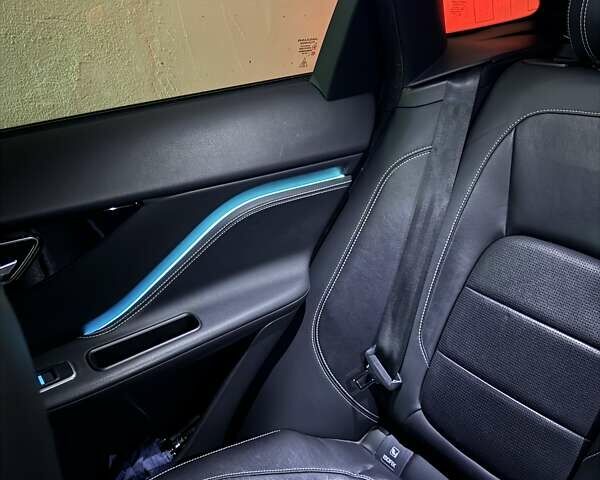Сірий Ягуар Ф-Пейс, об'ємом двигуна 2 л та пробігом 96 тис. км за 32500 $, фото 31 на Automoto.ua