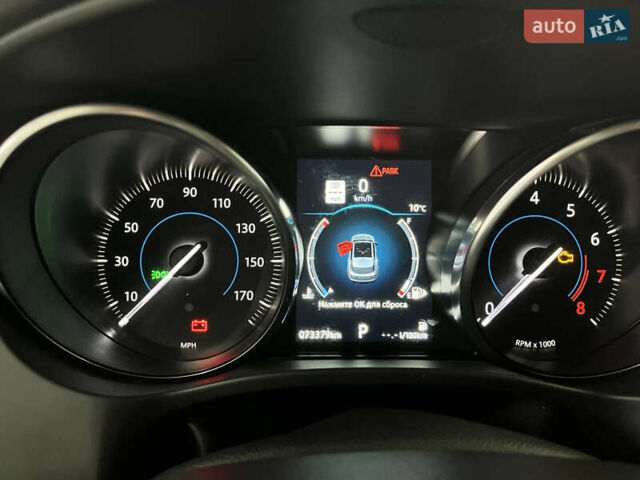 Сірий Ягуар Ф-Пейс, об'ємом двигуна 2 л та пробігом 73 тис. км за 25590 $, фото 29 на Automoto.ua
