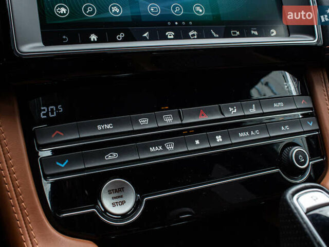 Сірий Ягуар Ф-Пейс, об'ємом двигуна 5 л та пробігом 28 тис. км за 55000 $, фото 67 на Automoto.ua