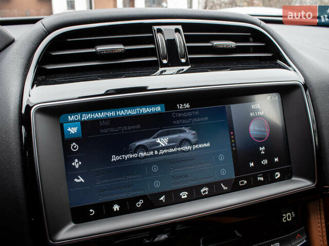 Сірий Ягуар Ф-Пейс, об'ємом двигуна 5 л та пробігом 28 тис. км за 55000 $, фото 96 на Automoto.ua