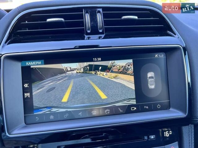 Сірий Ягуар Ф-Пейс, об'ємом двигуна 2 л та пробігом 41 тис. км за 25900 $, фото 20 на Automoto.ua