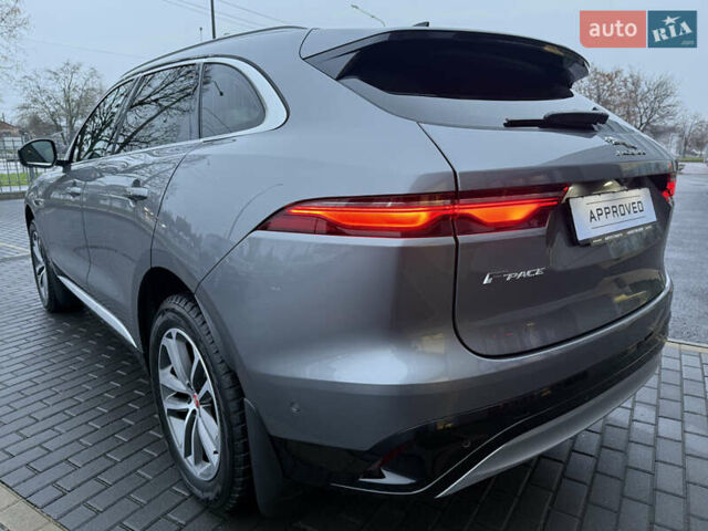 Серый Ягуар Ф-Пейс, объемом двигателя 2 л и пробегом 108 тыс. км за 43900 $, фото 13 на Automoto.ua