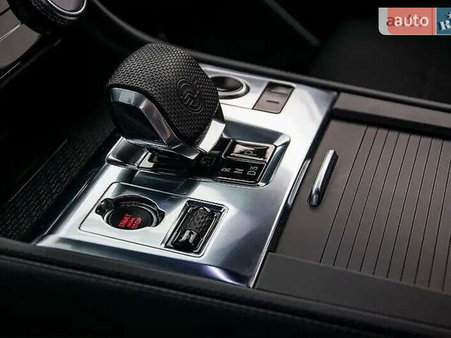 Серый Ягуар Ф-Пейс, объемом двигателя 5 л и пробегом 17 тыс. км за 87000 $, фото 7 на Automoto.ua