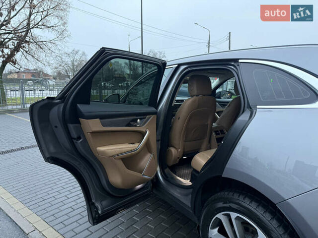 Серый Ягуар Ф-Пейс, объемом двигателя 2 л и пробегом 108 тыс. км за 43900 $, фото 27 на Automoto.ua