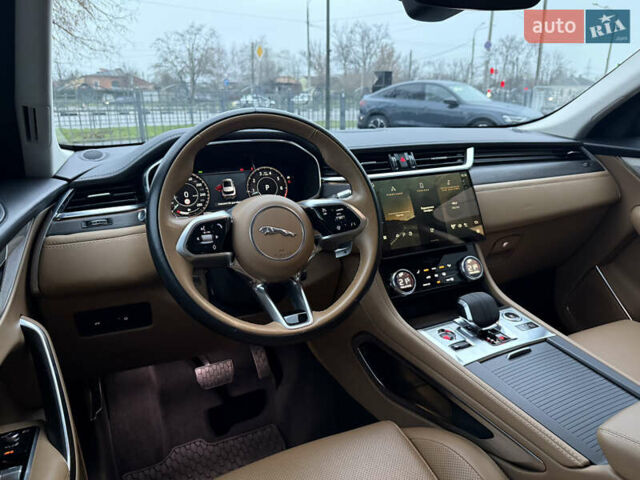 Серый Ягуар Ф-Пейс, объемом двигателя 2 л и пробегом 108 тыс. км за 43900 $, фото 19 на Automoto.ua