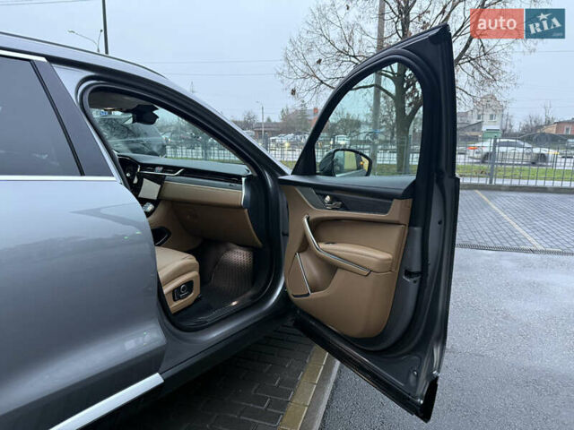 Серый Ягуар Ф-Пейс, объемом двигателя 2 л и пробегом 108 тыс. км за 43900 $, фото 36 на Automoto.ua