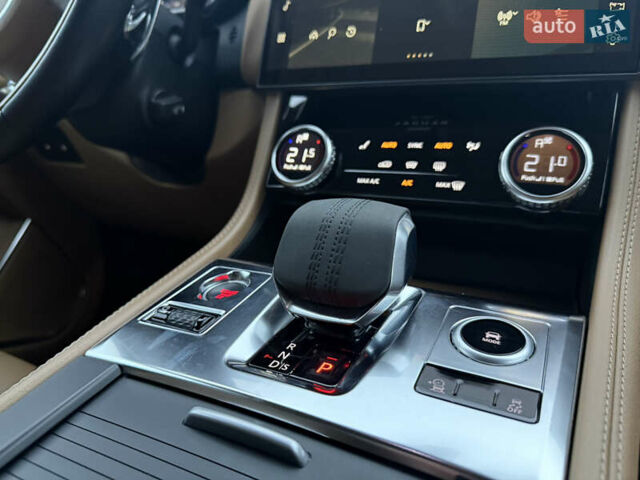 Серый Ягуар Ф-Пейс, объемом двигателя 2 л и пробегом 108 тыс. км за 43900 $, фото 24 на Automoto.ua