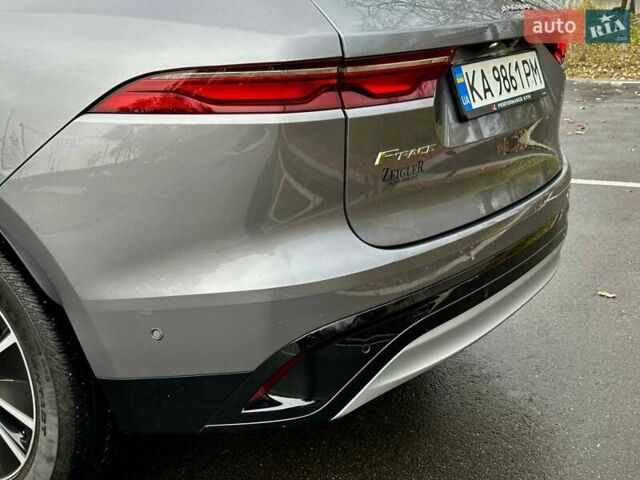 Серый Ягуар Ф-Пейс, объемом двигателя 2 л и пробегом 65 тыс. км за 35900 $, фото 17 на Automoto.ua