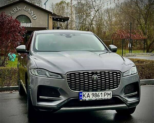 Серый Ягуар Ф-Пейс, объемом двигателя 2 л и пробегом 65 тыс. км за 35900 $, фото 6 на Automoto.ua