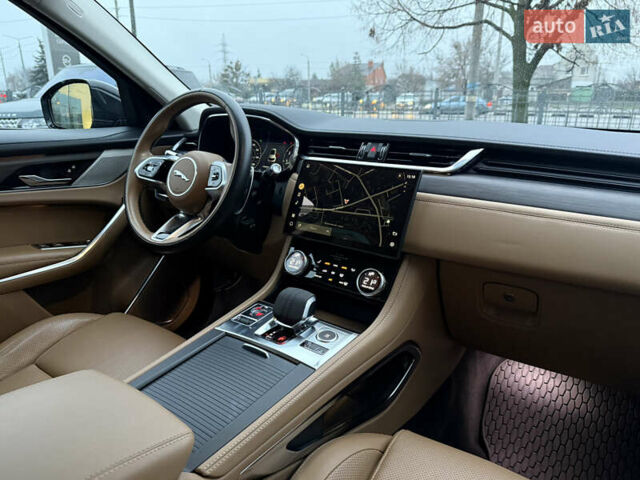 Серый Ягуар Ф-Пейс, объемом двигателя 2 л и пробегом 108 тыс. км за 43900 $, фото 35 на Automoto.ua