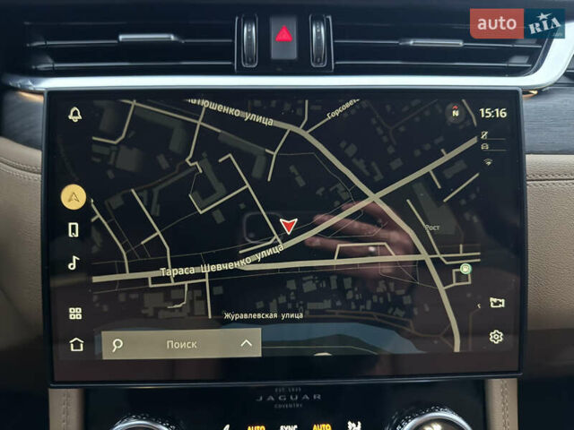 Серый Ягуар Ф-Пейс, объемом двигателя 2 л и пробегом 108 тыс. км за 43900 $, фото 26 на Automoto.ua