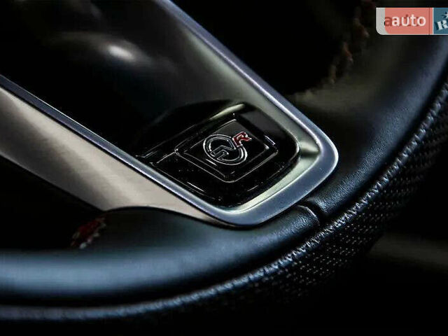 Серый Ягуар Ф-Пейс, объемом двигателя 5 л и пробегом 17 тыс. км за 87000 $, фото 8 на Automoto.ua