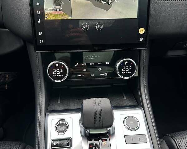 Серый Ягуар Ф-Пейс, объемом двигателя 2 л и пробегом 65 тыс. км за 35900 $, фото 24 на Automoto.ua