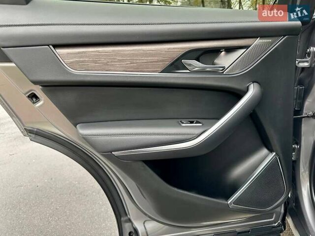 Серый Ягуар Ф-Пейс, объемом двигателя 2 л и пробегом 65 тыс. км за 35900 $, фото 28 на Automoto.ua
