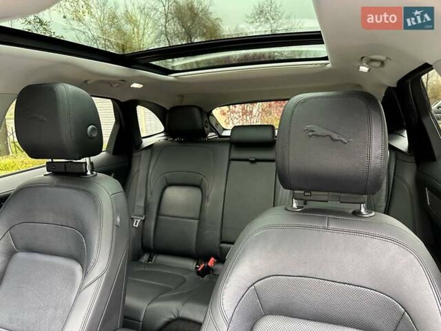 Серый Ягуар Ф-Пейс, объемом двигателя 2 л и пробегом 65 тыс. км за 35900 $, фото 21 на Automoto.ua