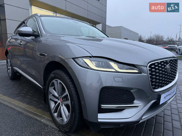 Серый Ягуар Ф-Пейс, объемом двигателя 2 л и пробегом 108 тыс. км за 43900 $, фото 10 на Automoto.ua