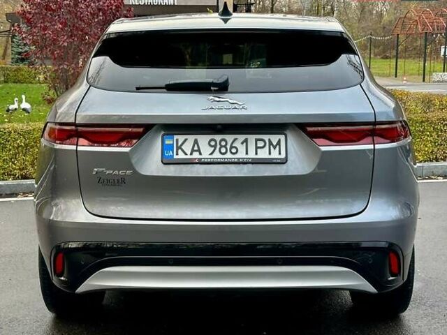 Серый Ягуар Ф-Пейс, объемом двигателя 2 л и пробегом 65 тыс. км за 35900 $, фото 5 на Automoto.ua
