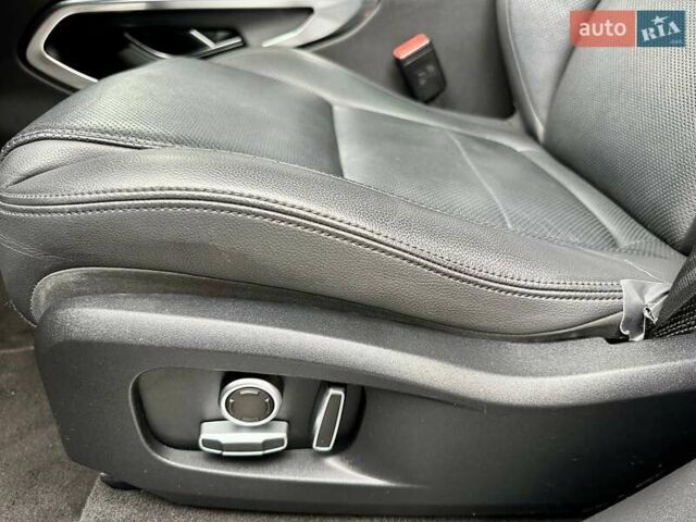 Серый Ягуар Ф-Пейс, объемом двигателя 2 л и пробегом 65 тыс. км за 35900 $, фото 29 на Automoto.ua