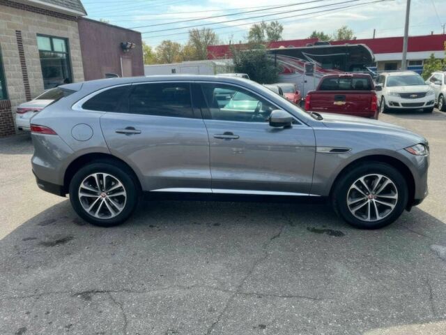 Серый Ягуар Ф-Пейс, объемом двигателя 2 л и пробегом 30 тыс. км за 13000 $, фото 3 на Automoto.ua