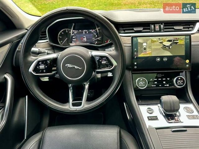 Серый Ягуар Ф-Пейс, объемом двигателя 2 л и пробегом 65 тыс. км за 35900 $, фото 19 на Automoto.ua