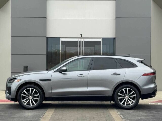 Сірий Ягуар Ф-Пейс, об'ємом двигуна 2 л та пробігом 28 тис. км за 13000 $, фото 4 на Automoto.ua