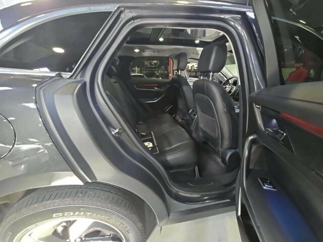 Серый Ягуар Ф-Пейс, объемом двигателя 0 л и пробегом 54 тыс. км за 41800 $, фото 3 на Automoto.ua