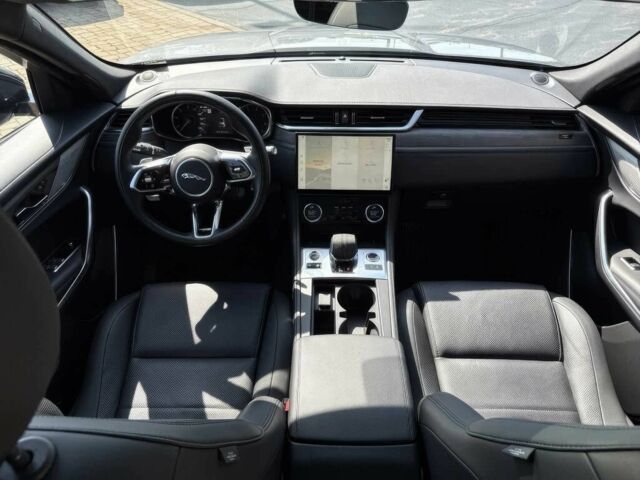 Сірий Ягуар Ф-Пейс, об'ємом двигуна 2 л та пробігом 28 тис. км за 13000 $, фото 5 на Automoto.ua