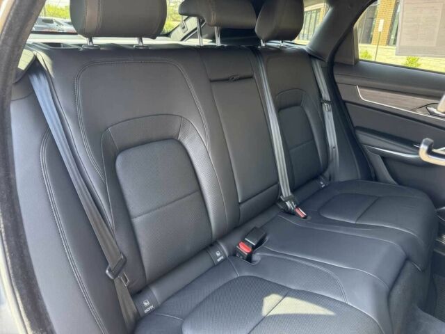 Сірий Ягуар Ф-Пейс, об'ємом двигуна 2 л та пробігом 28 тис. км за 13000 $, фото 10 на Automoto.ua