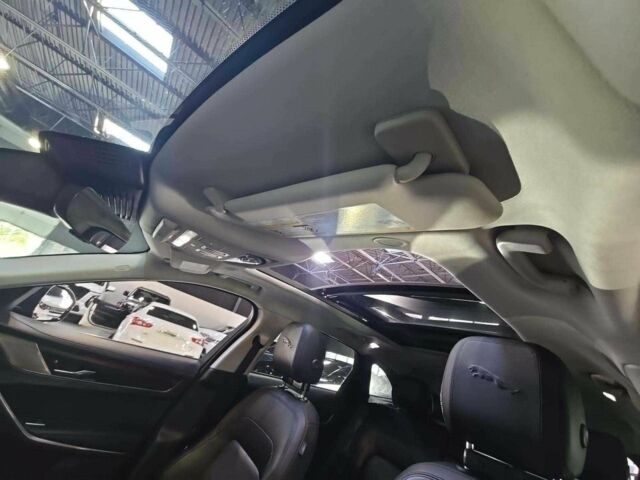 Серый Ягуар Ф-Пейс, объемом двигателя 0 л и пробегом 54 тыс. км за 41800 $, фото 4 на Automoto.ua